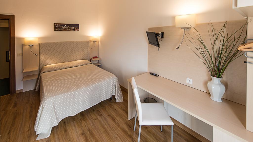 Hotel Ariston Piombino Bilik gambar