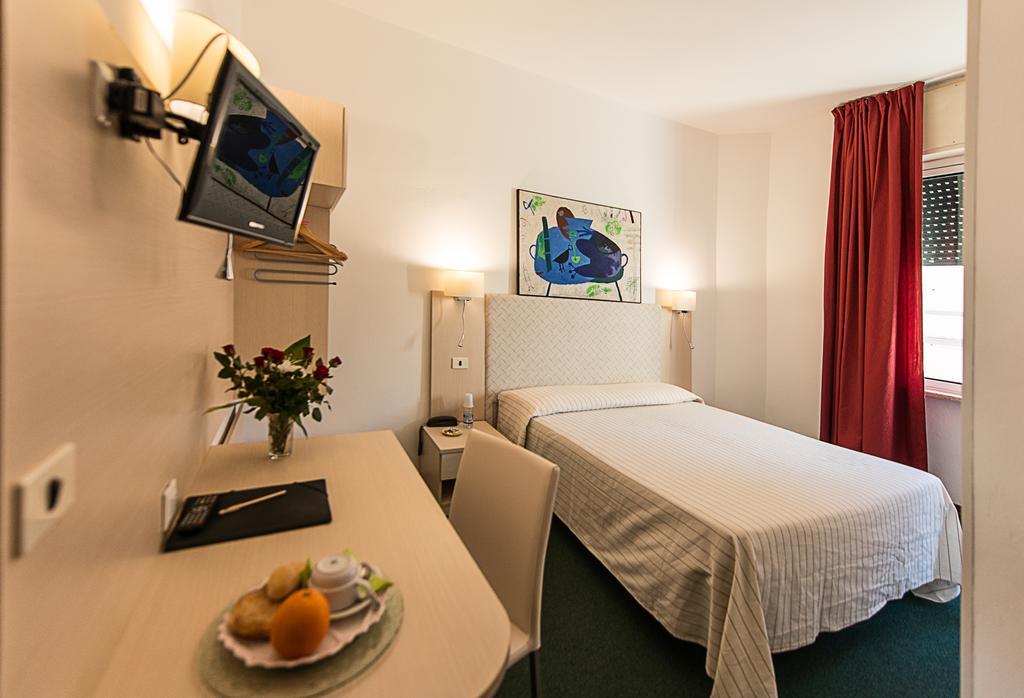 Hotel Ariston Piombino Bilik gambar