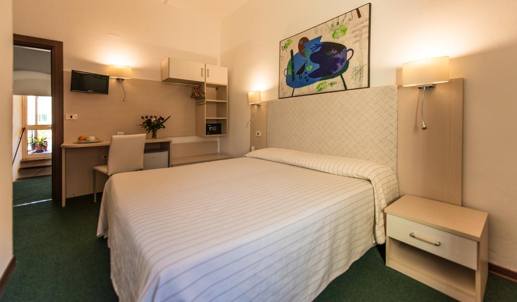 Hotel Ariston Piombino Bilik gambar